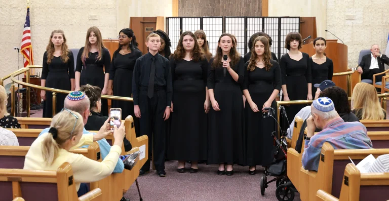 JJN L YOM HASHOAH BETH AMI2 Sun Sentinel