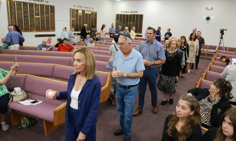 JJN L YOM HASHOAH BETH AMI4 Sun Sentinel