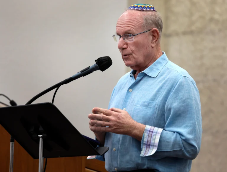 JJN L YOM HASHOAH BETH AMI5 Sun Sentinel
