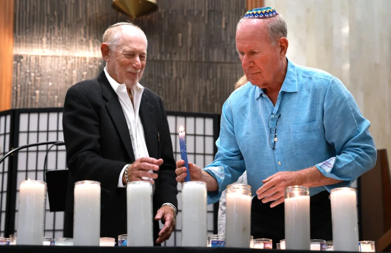 JJN L YOM HASHOAH BETH AMI6 Sun Sentinel